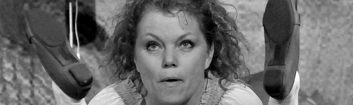 Jana Janěková jako Aurora v komedii Cena za něžnost